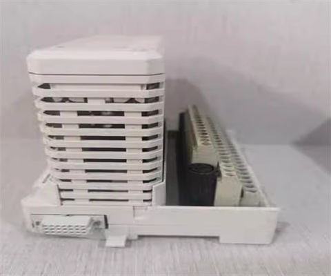 ABB AO895 3BSC690087R1 Output analogo Nuovo e a basso costo modulo di amplificatore digitale