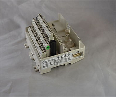 3BSE013234R1 ABB TU830V1 Unità di terminazione modulo esteso PLC ABB Advant 800xA