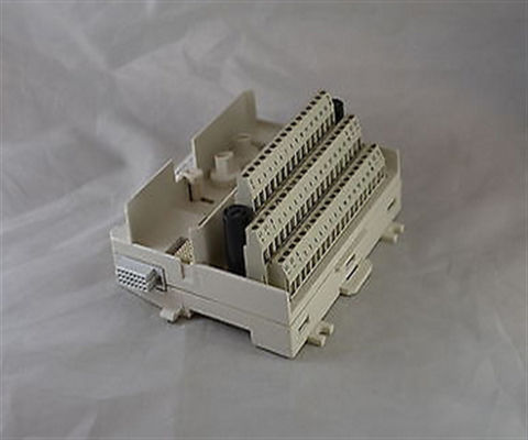 3BSE013234R1 ABB TU830V1 Unità di terminazione modulo esteso PLC ABB Advant 800xA