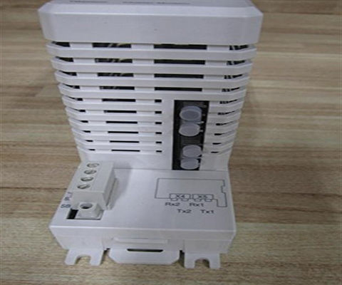 ABB 3BSE013208R1 Modulo Bus Cluster Modem Tipo TB820V2