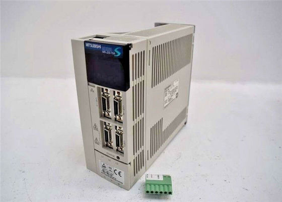 Mitsubishi Electric 400W MR-J2S-40A-PY091 Industrial AC SERVO Drive 0-360HZ NUOVO