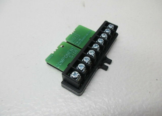 IC670TBM001 Auxiliary Terminal Block è un blocco terminale di controllo di campo a barriera prodotto da GE Fanuc