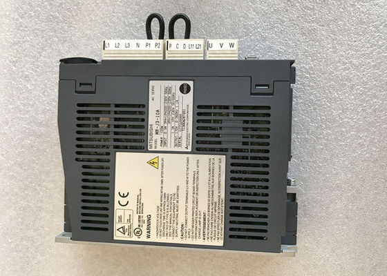MITSUBISHI AC SERVO DRIVER MR-J3-10A1 100W Amplificatore industriale 170V 0-360HZ 1.1A NUOVO