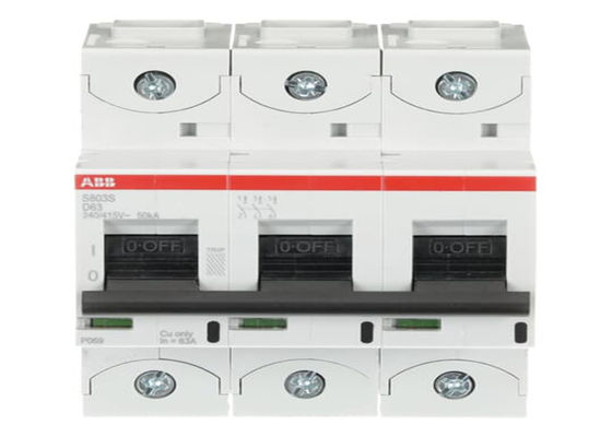 ABB 2CCS863001R0631 L'S803S-D63 è un interruttore ad alte prestazioni a 3 poli con caratteristica D