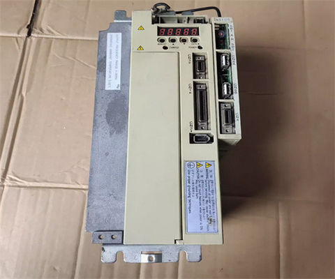 Yaskawa SGDH-10AE motore servomotore industriale