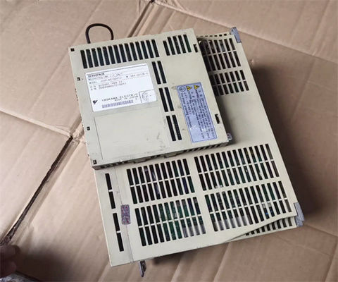 Yaskawa SGDH-10AE motore servomotore industriale