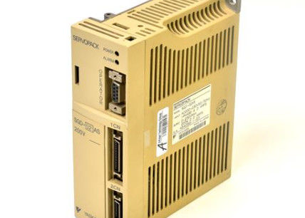 Yaskawa Industrial Servo Drives SGD-02AS 200 W Capacità nominale 200-230 VAC, 60 Hz Input