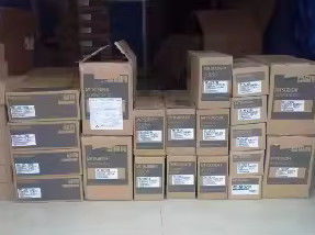 Il servo industriale di MR-J2S-20A-EG 200W guida il servo amplificatore di 1.8A DC284-326V Mitsubishi