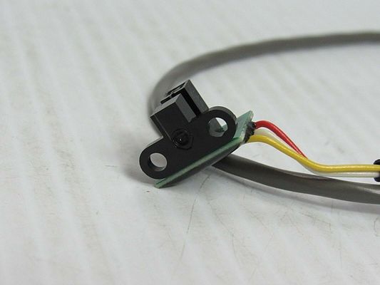 AC M01Z08A Batteria fotoelettrica a coppia continua per prestazioni durevoli nel settore industriale