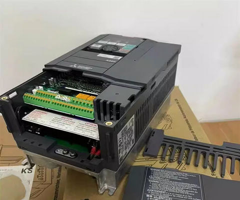 Invertitore variabile Mitsubishi 400V trifase di frequenza FR-F840-05470-2-60