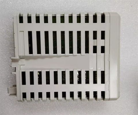 3BSC690074R1 ABB DO890 Uscita digitale 4x1 ch Modulo di alimentazione