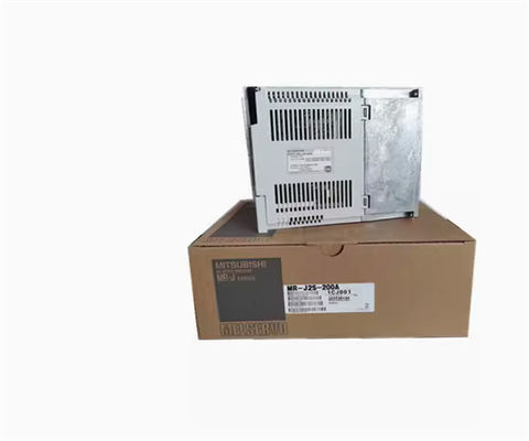 Il servo industriale di MR-J4-70A Mitsubishi guida il servo amplificatore trifase Melservo-J4