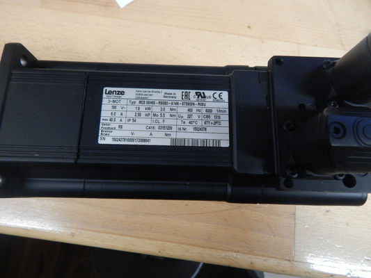 LENZE MCS 09H60-RS0B0-A14N-ST5S00N-R0SU Descrizione SERVO MOTORE 3.4A 307V 3.8NM