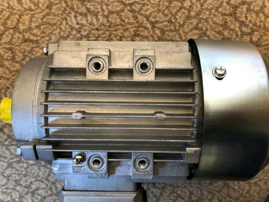 LENZE MDERAXX-080-13J Corrente nominale 1.5A Servo drive industriali