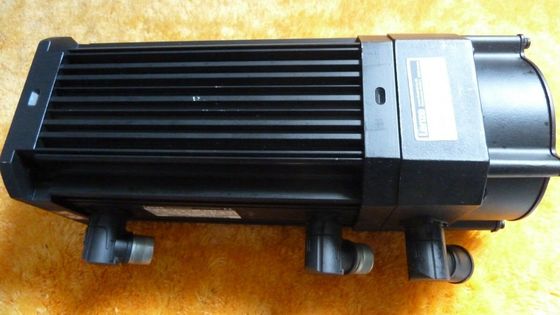 LENZE MDFKARS071-22 Batteria industriale IP65 con velocità di rivoluzione nominale di 3000