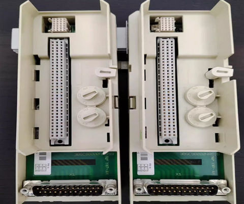 Modulo compatto a 250 V a 8 canali