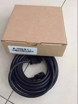 Mitsubishi MR-J3ENCBL5M-A1-L Peso 95 g/m2