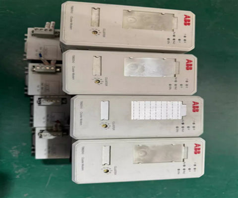 ABB 3BSE013208R1 Modulo Bus Cluster Modem Tipo TB820V2