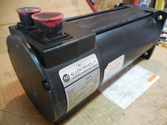 Servomotori della serie AB 1326AB-B2C-21 Torque Plus per il servomotore CA 1391-DES