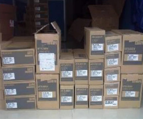 MITSUBISHI HC-SFS502 Servomotore AC 2000 giri al minuto 133V 26A 5kW