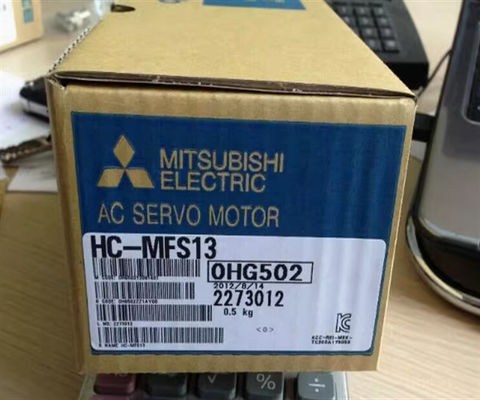 Mitsubishi HC-KFS053D AC Servo Motor 3AC 51V 0.9A 3000R/MIN NUOVO