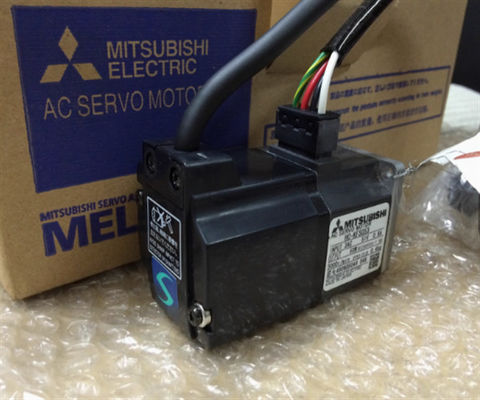 Mitsubishi HC-KFS053BD Servomotore CA 3AC 51V 0,9A 3000R/MIN NUOVO