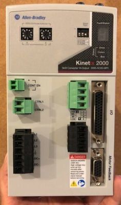 ALLEN-BRADLEY 2093-AC05-MP1 Kinetix 2000 Modulo integrato dell'asse e modulo dell'asse