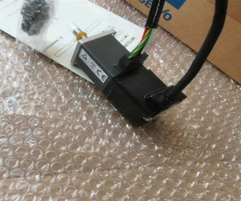 Mitsubishi HC-MFS13K AC Servo Motor 3AC 0.9A 60V 3000RPM NUOVO