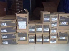Mitsubishi HF-KP73B Servomotore HFKP73B con freno 750W