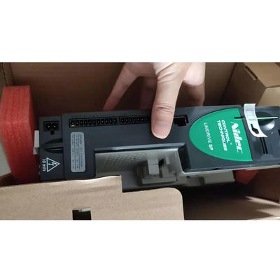 EMERSON SP0404 Azionamento universale a velocità variabile AC per motori a induzione e servomotori