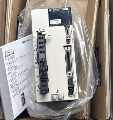 Yaskawa Drive SGDV-5R5A01A/11A SGDV-7R6A01A/11A con garanzia di un anno in stock