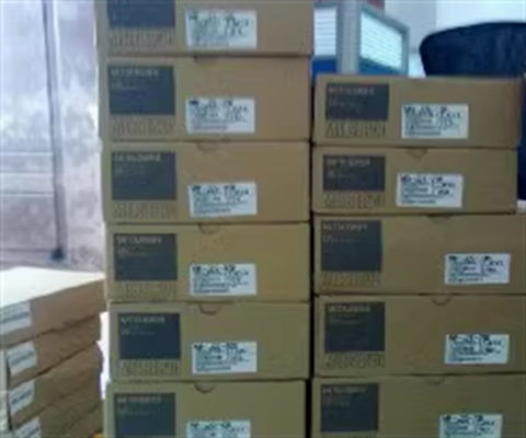 HC-SFS102B Mitsubishi Servo Motor 3-Phase AC Voltage Alta Risoluzione
