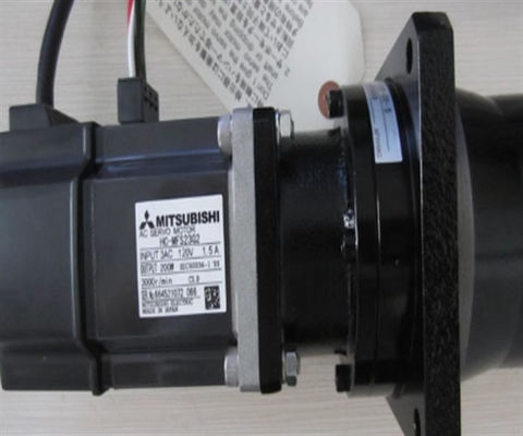 HC-MFS23G2 Mitsubishi AC servomotore 400V 7KW servomotore industriale per il controllo di precisione