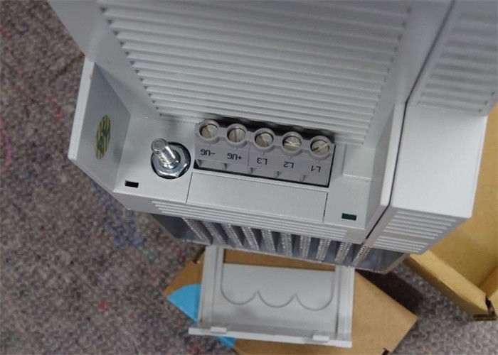 SERVO REGOLATORE di Lenze EVS9323-EPV004 9300 SERIE un chilowatt di 400/480 di VCA 1,5 (2 HP)