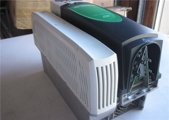 Azionamento 3.0/4.0kw 3/5HP 230AC 5A di Emerson Unidrive SP2201 di tecniche di controllo di Nidec servo NUOVO