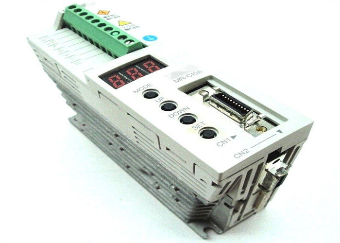 Azionamento industriale dell'AMPLIFICATORE MR-C10A 100W 200-230V 50/60Hz 0.85A di CA di MITSUBISHI SERVO NUOVO