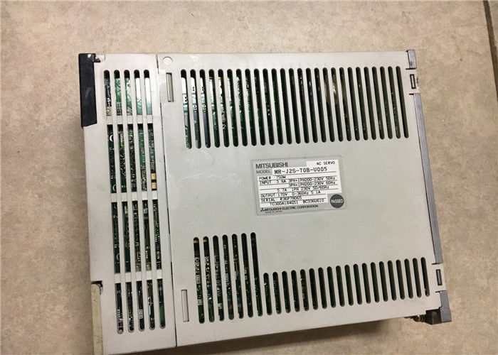 Servo AMPLIFICATORE 200V di CA dell'azionamento MR-J2S-70B-U005 di Mitsubishi Electric 750W NUOVO IN AZIONE