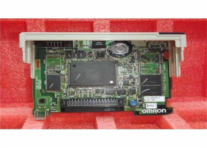 Scanalatura interna del bordo di Omron CS1D-LCB05D in controllore logico programmabile dello SpA dei comitati per il controllo del ciclo dell'unità del CPU