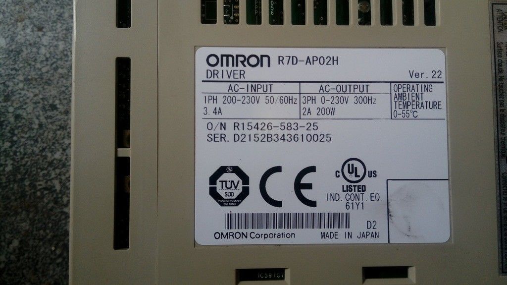 Il servo rifornimento 1A 100V di CA 100VAC di OMRON R7D-BPA5L carica l'input di monofase di 50 W