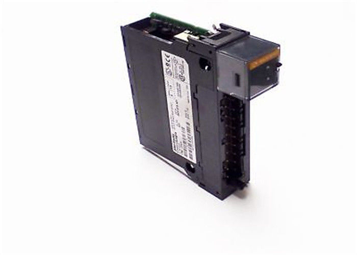 L'ANALOGO DEL MODULO CONTROLLOGIX DELL'INGRESSO/USCITA DI AB 1756-OF4 HA PRODOTTO LA TENSIONE 4 O LE USCITE CORRENTI