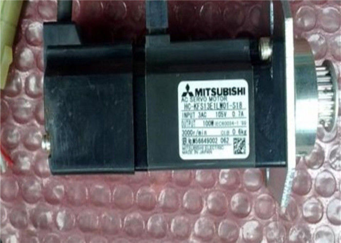 NUOVO servomotore industriale HC-KFS13E1LW01-S18 3AC 105V 0.7A di Mitsubishi 100W