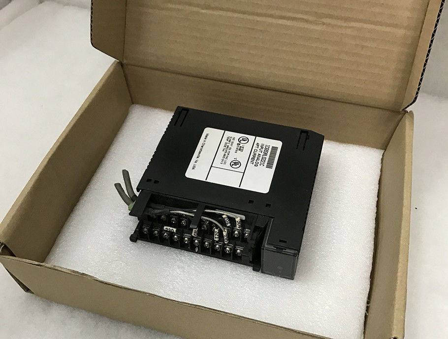 Asse di GE IC693APU302 2 che posiziona modulo (APM) 24 connettori dell'ingresso/uscita del perno 3 piedi 1 metro