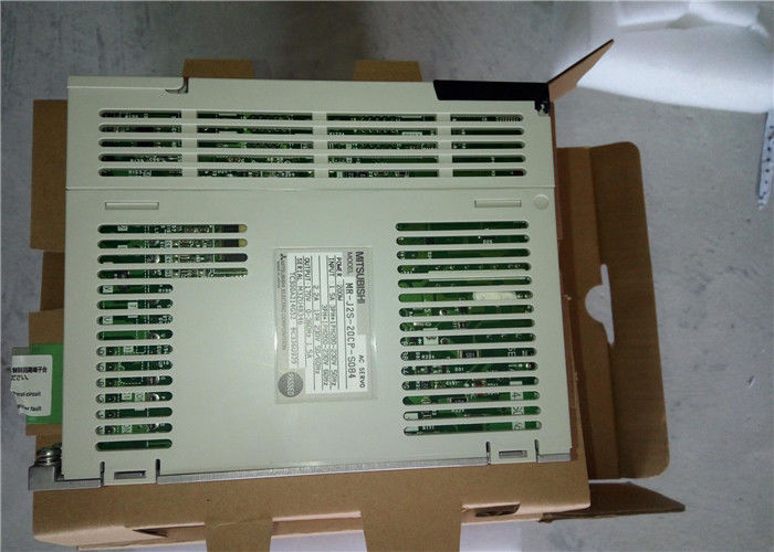 Mitsubishi Electric Industrial AC SERVO AMPLIFIER MR-J2S-20CP-S084 Drive NUOVO in magazzino