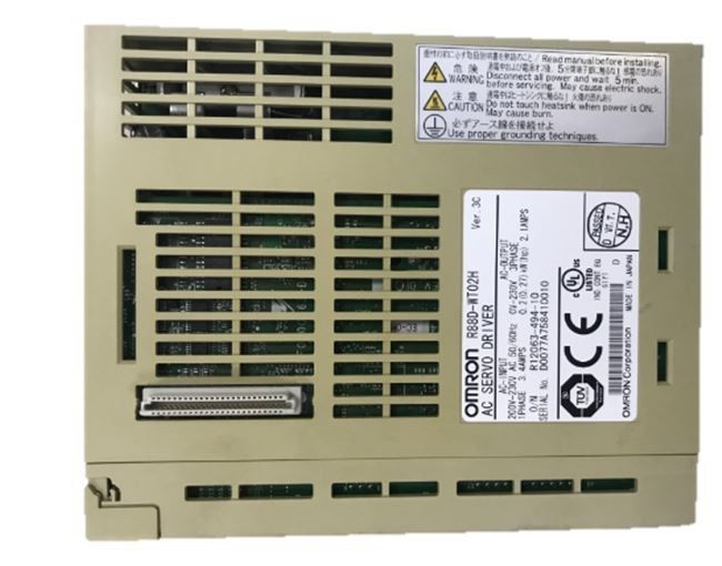 OMRON R88D-KT04L Servo AC 100 ~ 120VAC Fornitura 4.6A 120V Carico 400 W SERVO DRIVER