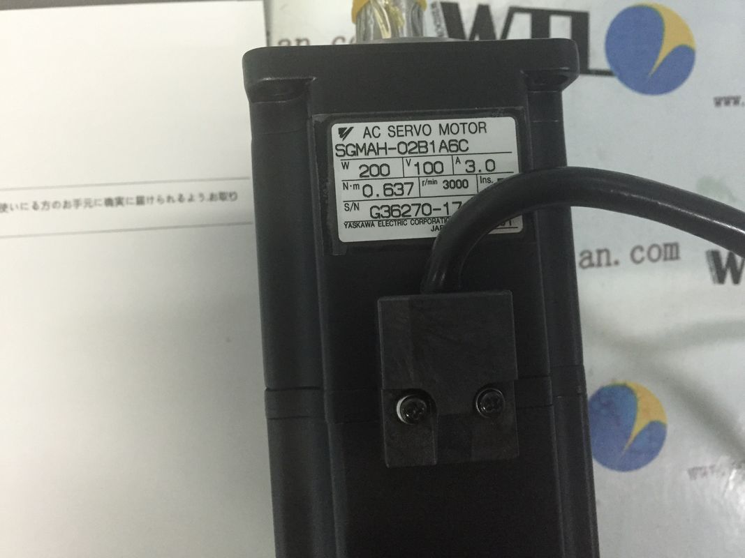 Yaskawa AC Industrial Servo Motor SGMAH-02B1A6C 200W 200V NUOVO