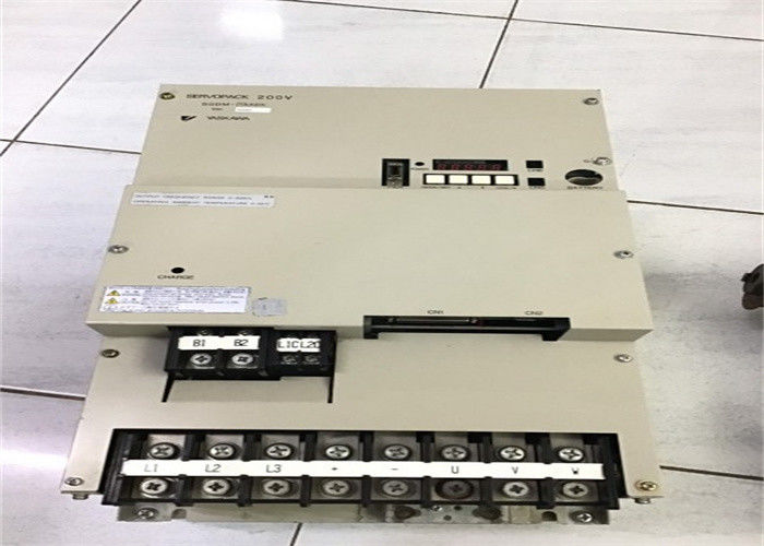 Yaskawa SGDM-1AADA-A AC Servo Drives Nuovo in scatola originale