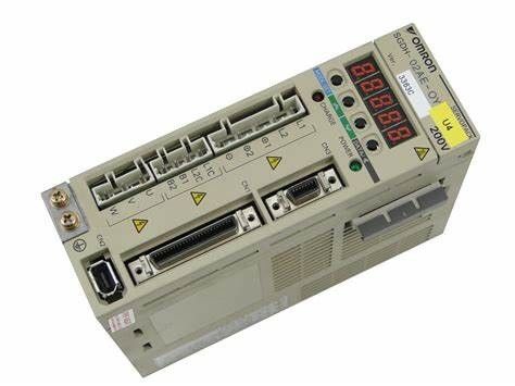 Yaskawa SGDH-50AEY369 S2 AMP 200V 3PH 5 KW 32.8AMP 3PHASE 230VAC 50/60HZ Disponibile