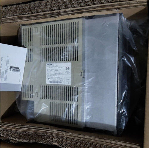 Yaskawa SGDB-30VN 18 AMP 3 PHASE 200-230 VAC 50/60HZ Servocamera CA