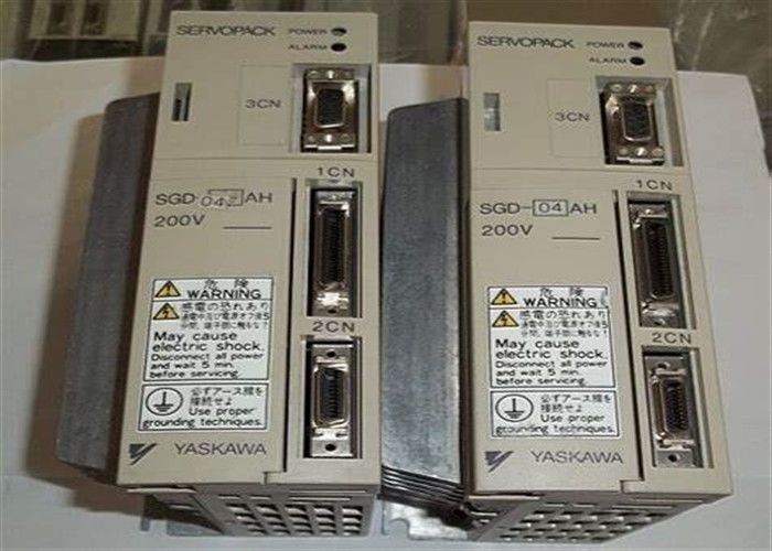 Yaskawa SGD-04AH 200V AC Servo Drives Nuovo in scatola originale