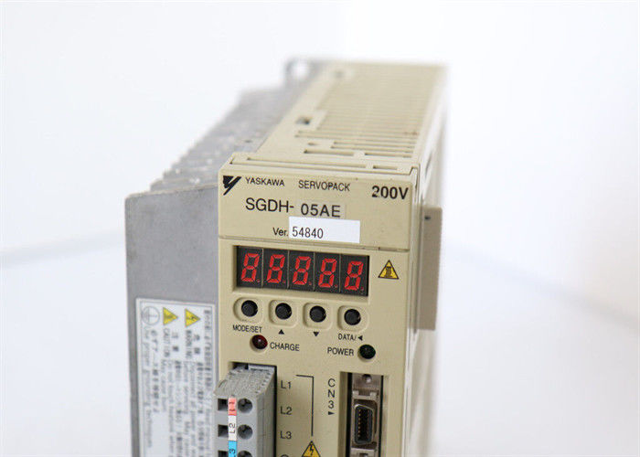 Yaskawa Sigma Serie 2 SGDH-05AE Servo Drive Nuovo in scatola